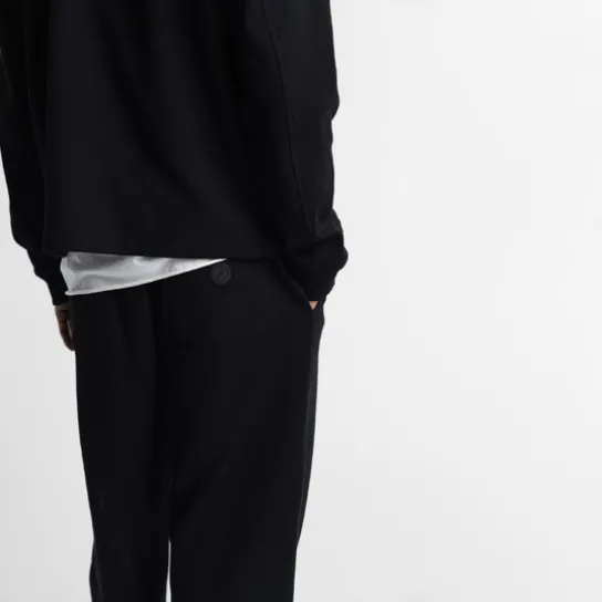 CLASSY STRAIGHT BLACK