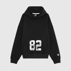 82 HOODIE BLACK
