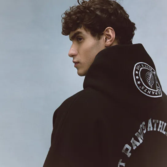 82 HOODIE BLACK