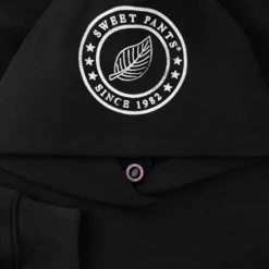82 HOODIE BLACK
