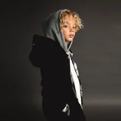 KID ICONIC ZIP BLACK
